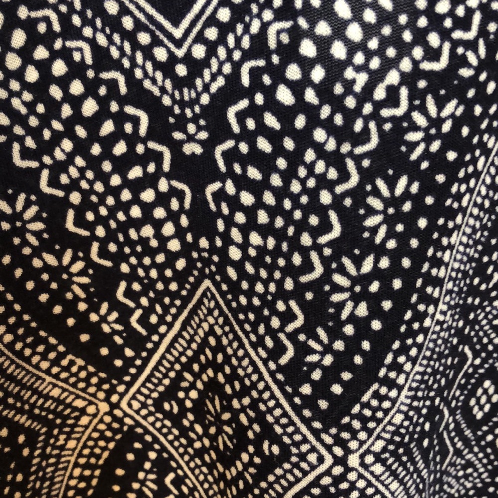 🚨 Patterned flowy tank 🚨 - Picture 4 of 4